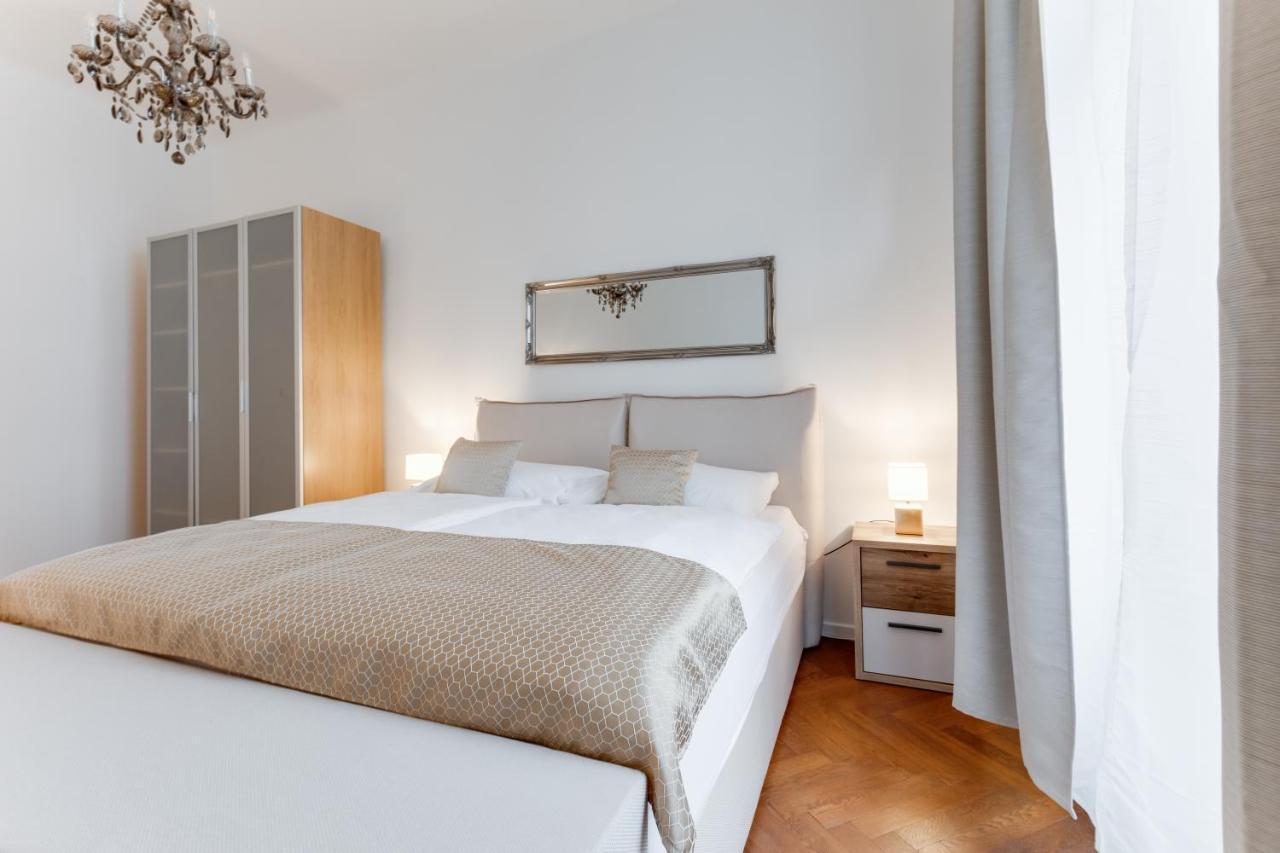 Luxury Riverside Apartments In The Center Of Prague Ngoại thất bức ảnh