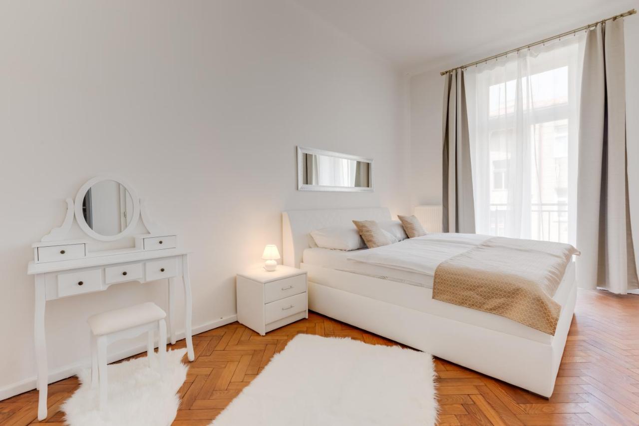 Luxury Riverside Apartments In The Center Of Prague Ngoại thất bức ảnh