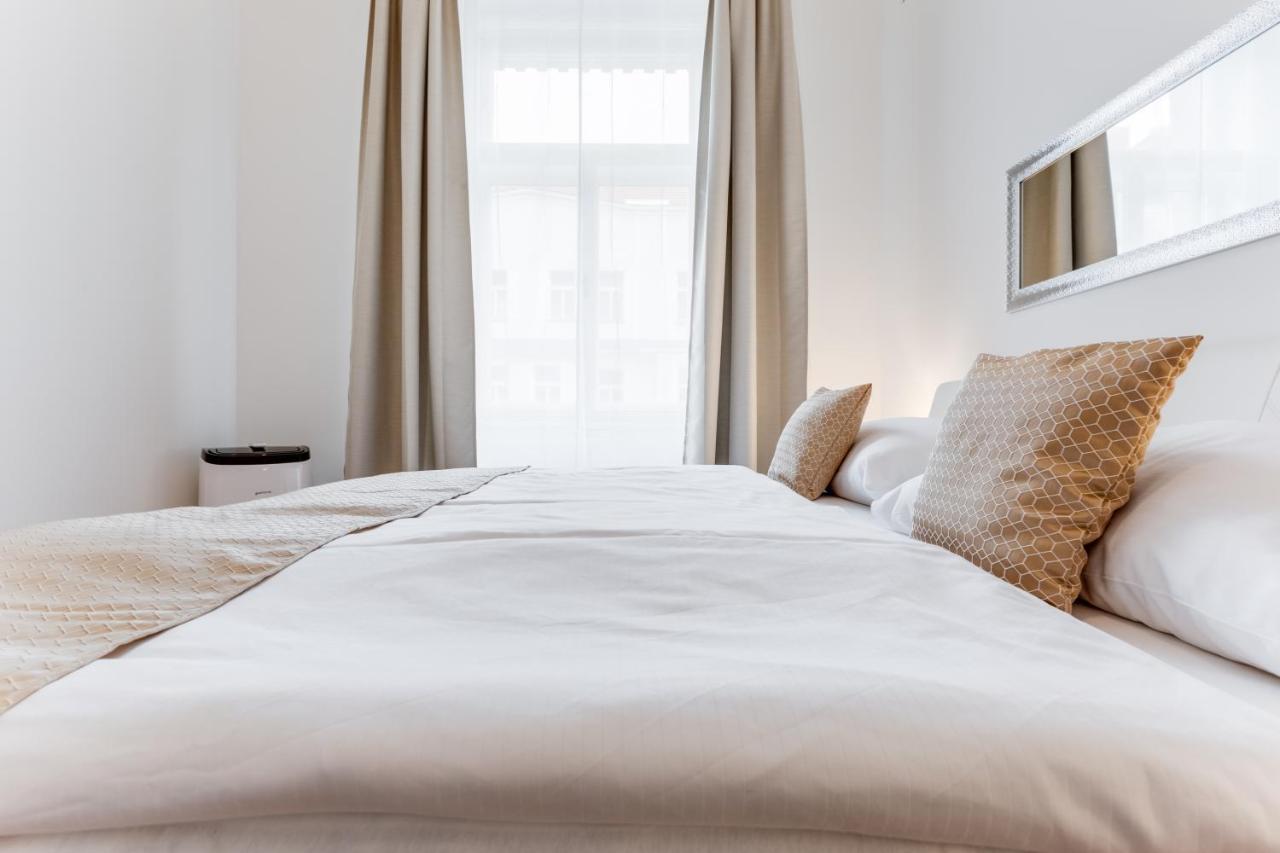 Luxury Riverside Apartments In The Center Of Prague Ngoại thất bức ảnh