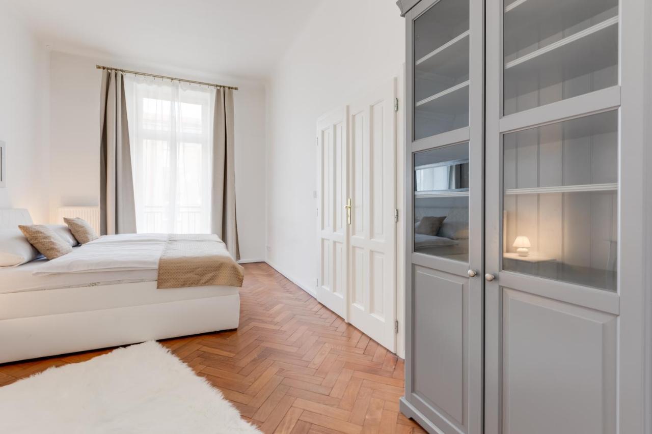 Luxury Riverside Apartments In The Center Of Prague Ngoại thất bức ảnh
