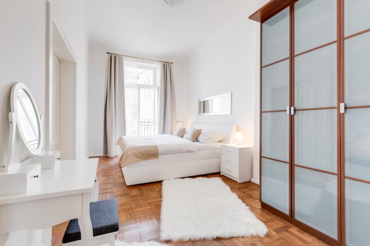 Luxury Riverside Apartments In The Center Of Prague Ngoại thất bức ảnh