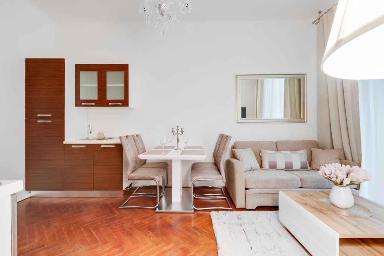 Luxury Riverside Apartments In The Center Of Prague Ngoại thất bức ảnh