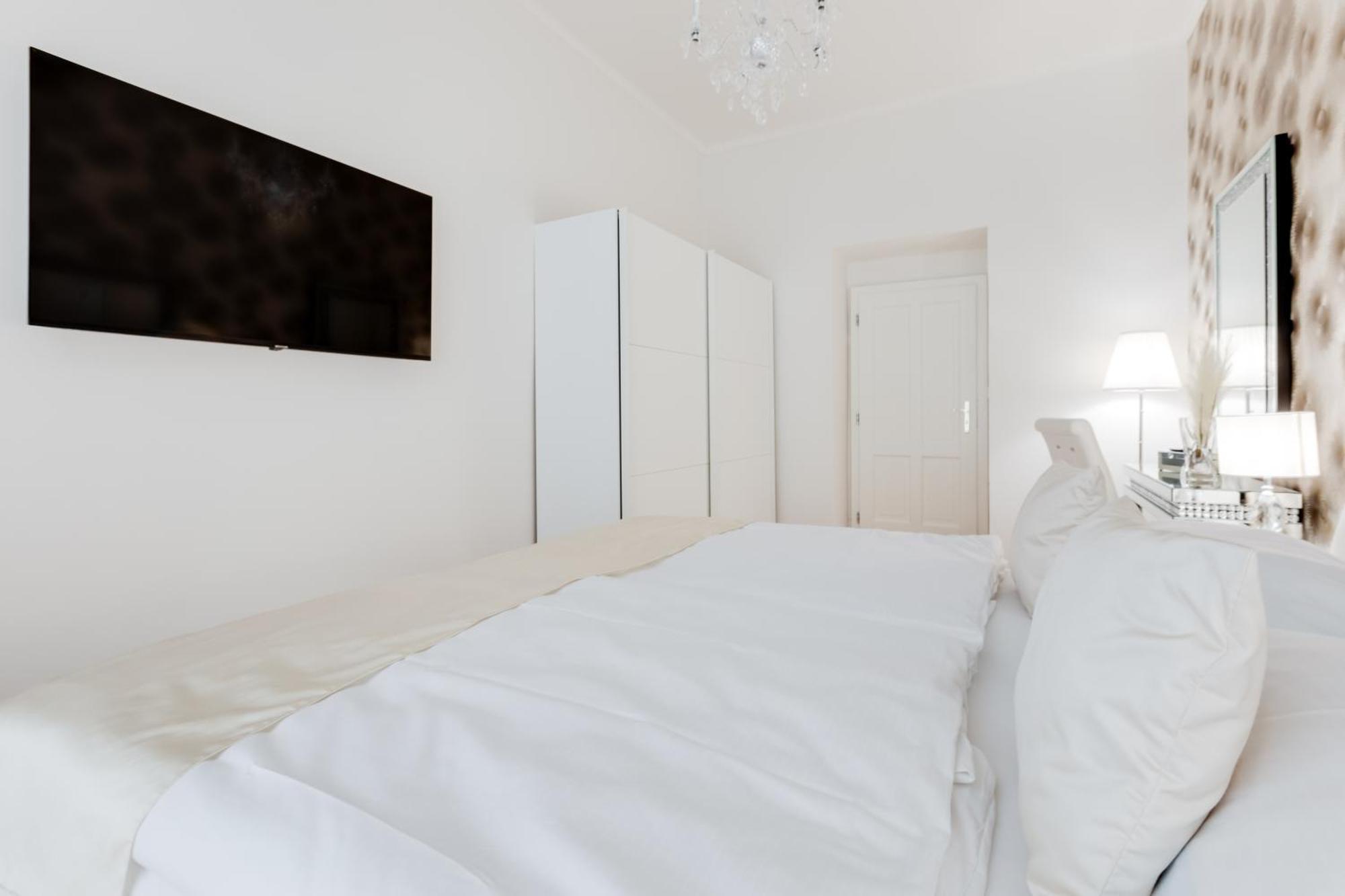 Luxury Riverside Apartments In The Center Of Prague Ngoại thất bức ảnh